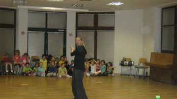 Taneční skupina ADA ve škole - 17.12.2012