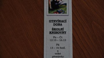 NA NÁVŠTĚVĚ  VE  ŠKOLNÍ  KNIHOVNĚ