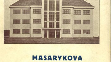 Historická brožůra vydaná u příležitosti otevření nové školní budovy