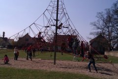 Na pyramidě.