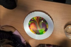 Přišli jsme na to, že máme křivou lavici.
