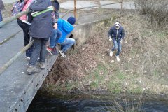Sledujeme koryto potoka