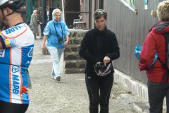 Lucie Samlerová před startem cyklistické části.