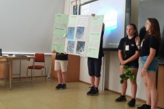 Paní doktorka Hájková z Českého hydrometeorologického ústavu pečlivě sledovala a hodnotila veškeré prezentace.
