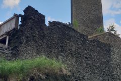 Hrad Orlík u Humpolce nás vítá.