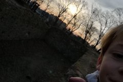 "Nový hrad u Kunratic
Husité ho obléhali."