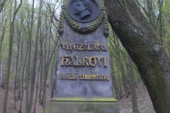 Pomník Vítězslava Hálka