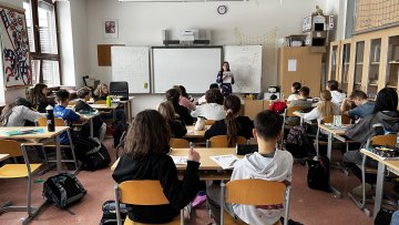 Učíme se měřit na hodině matematiky.