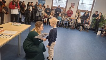 Předávání vysvědčení na radnici