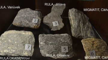 Týdenní úkol Př 6. - 17.4. (9.r.)